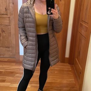 Long lightweight puffer jacket